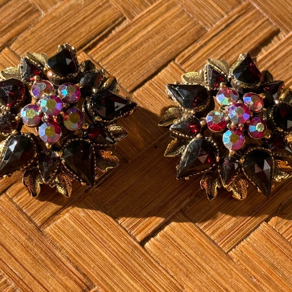 Vintage Flower Costume Jewelry Clip On Earrings W/ Multicolor Stones